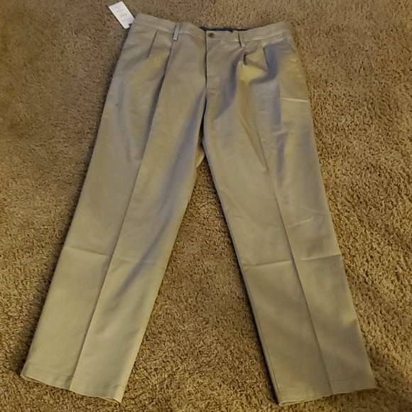 Dockers Men's Signature Khaki Pants, Classic Fit - Picture 3 of 4